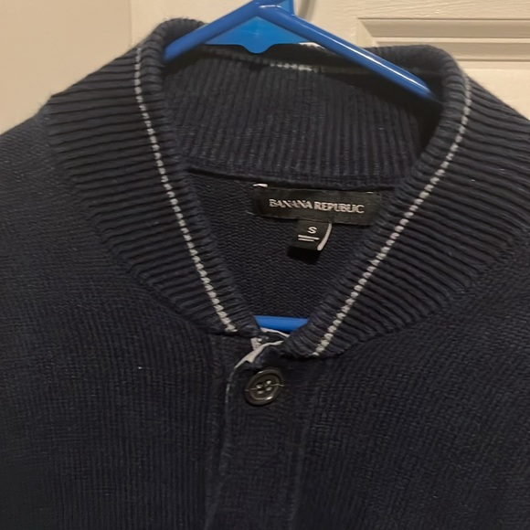 Navy blue. 100% cotton cardigan sweater. Gray detail along buttons and collar - Picture 2 of 7